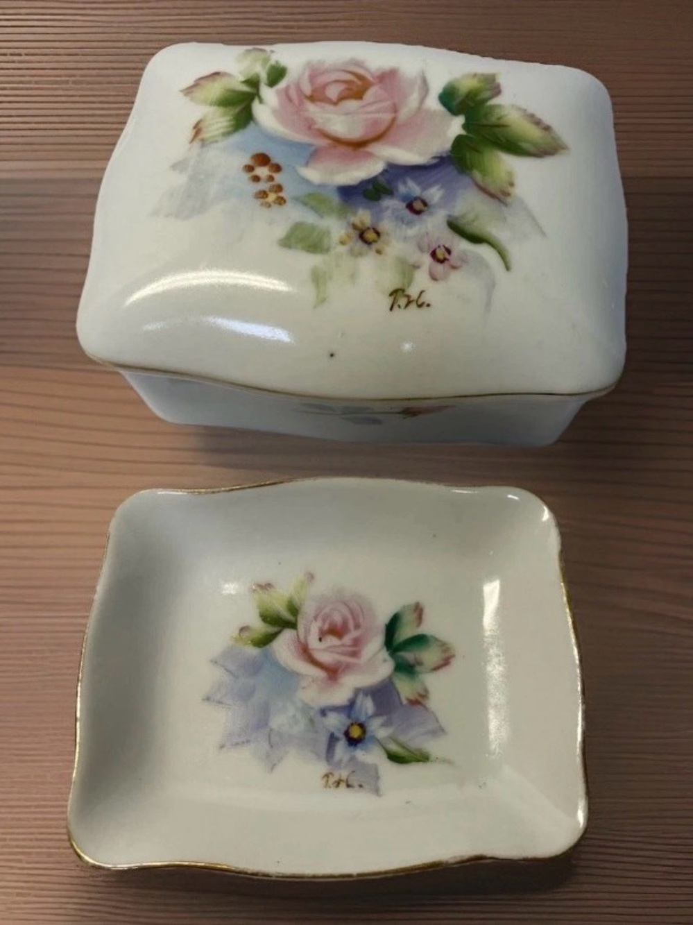 Vintage Hand Painted Made in Japan Porcelain Trinket Box w/ Tray - Signed T.H.